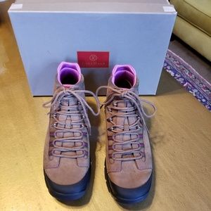 Cole Haan Air Hiking Boots